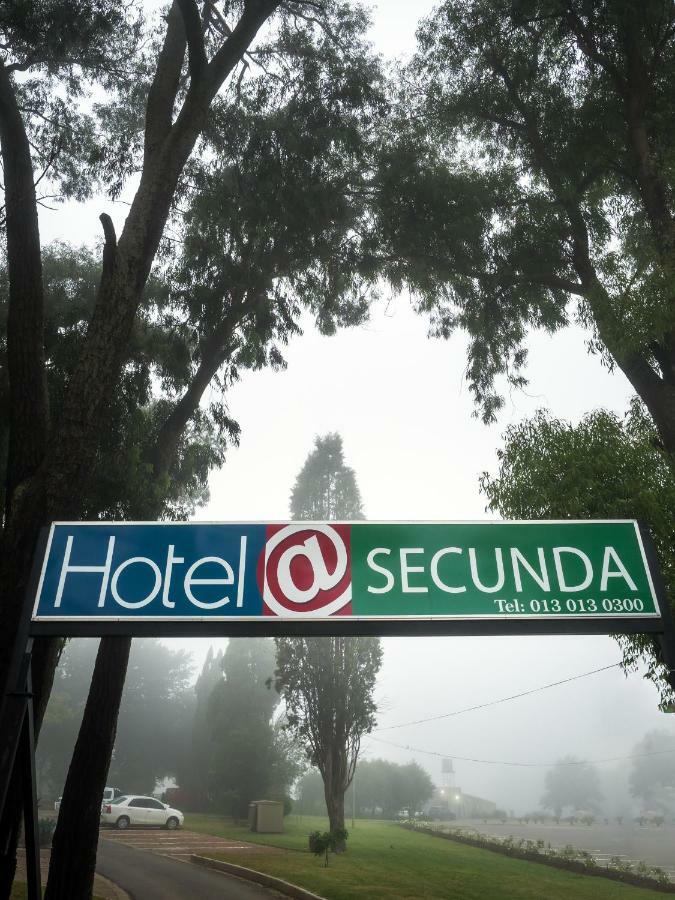 Hotel @ Secunda Esterno foto